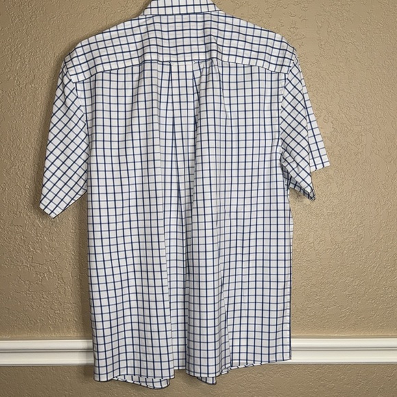 Orvis short sleeve button-down, active fit dress shirt size large - Picture 4 of 4